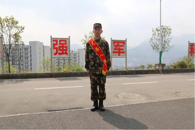 我參軍 我光榮|歡送我院大學(xué)生光榮入伍