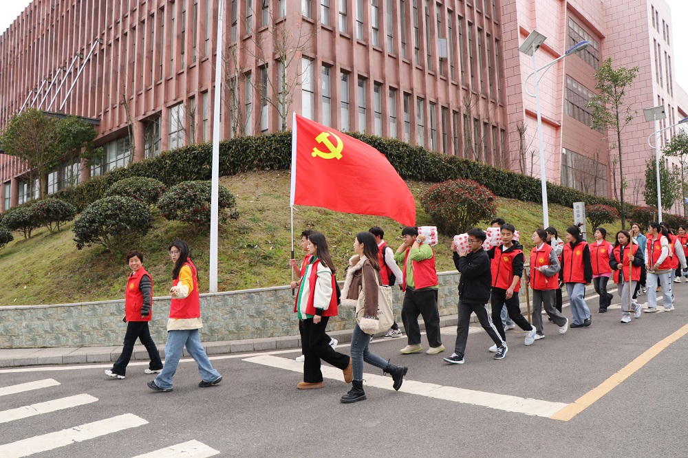 信息工程系黨總支開展“我為校園種棵樹”主題黨日活動